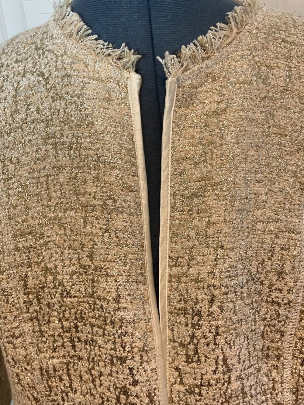 Vintage Neiman Marcus Exclusive Gold and Cream Metallic Tweed Jacket Size L - Picture 8 of 11